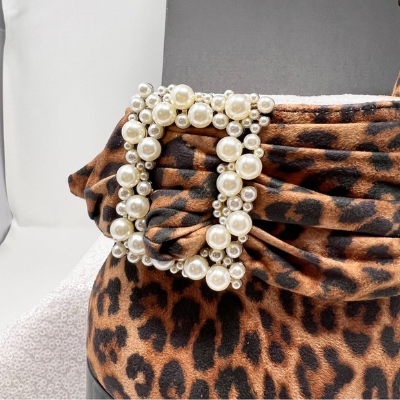 Betsey Johnson women’s Idris platform Embellished Buckle sash bootie size 5 - Picture 12 of 13